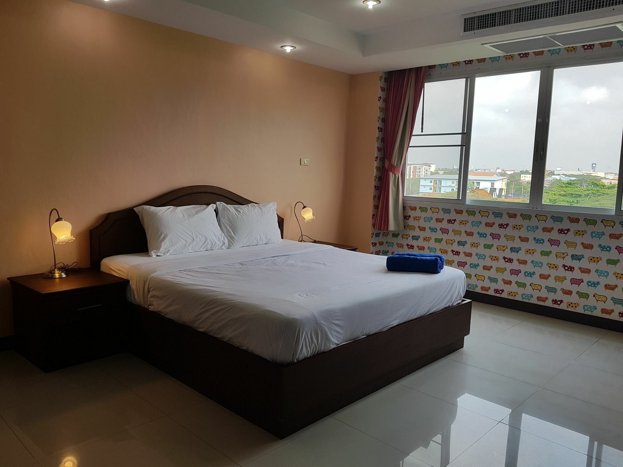 A Large 1 Bedroom Centre 3*