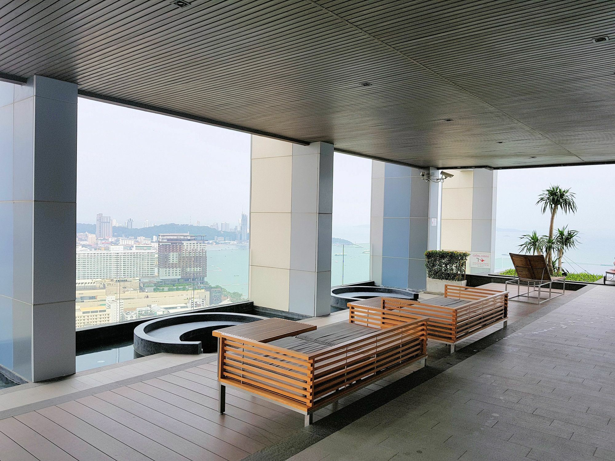 1br Centric Sea 102 With Infinity Pool 3*