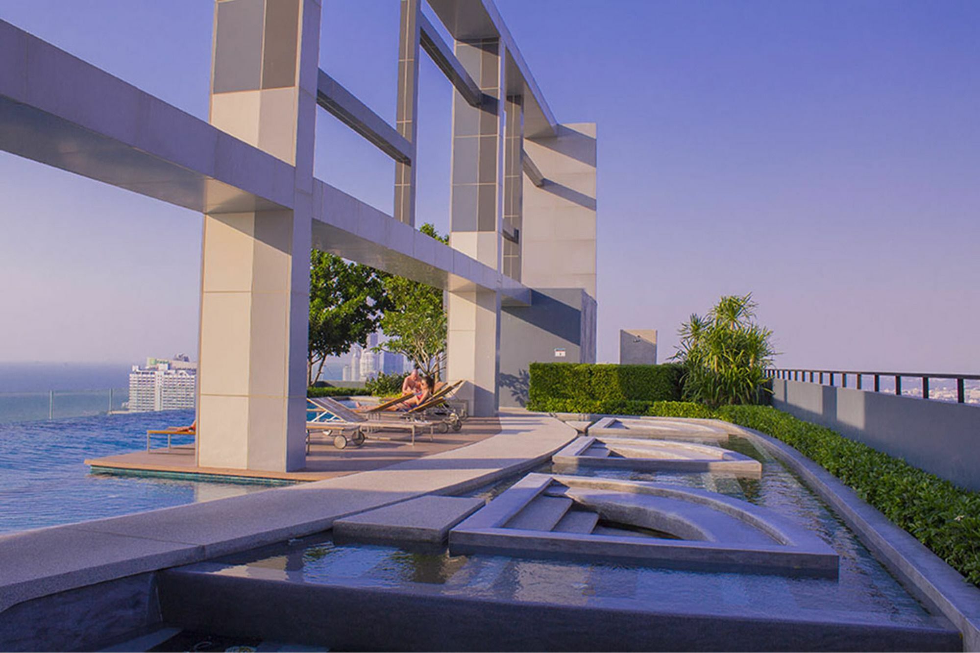 Hotel 1br Centric Sea 812 With Infinity Pool