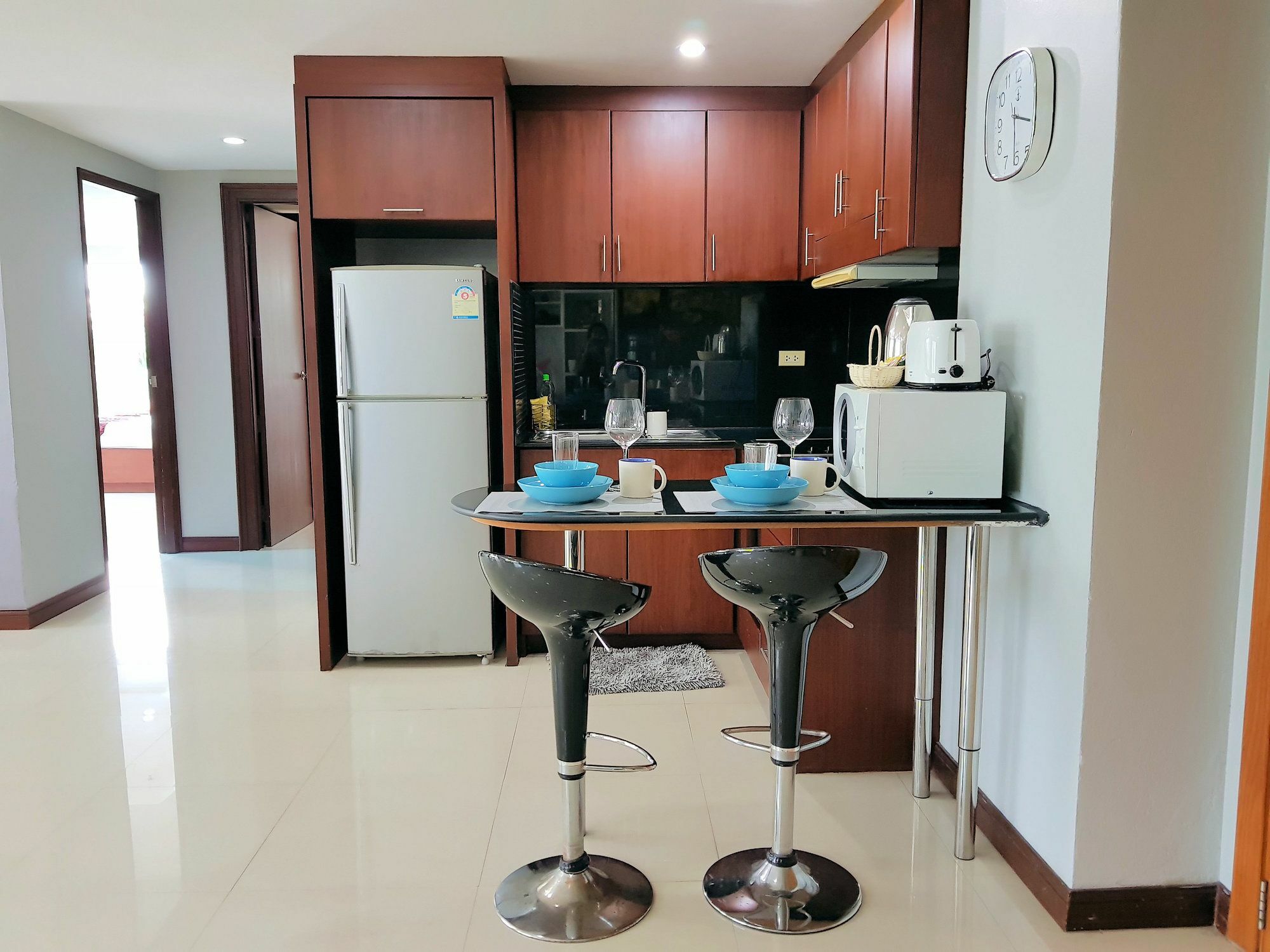 A Large 2 Br-3 Baths 207 Downtown