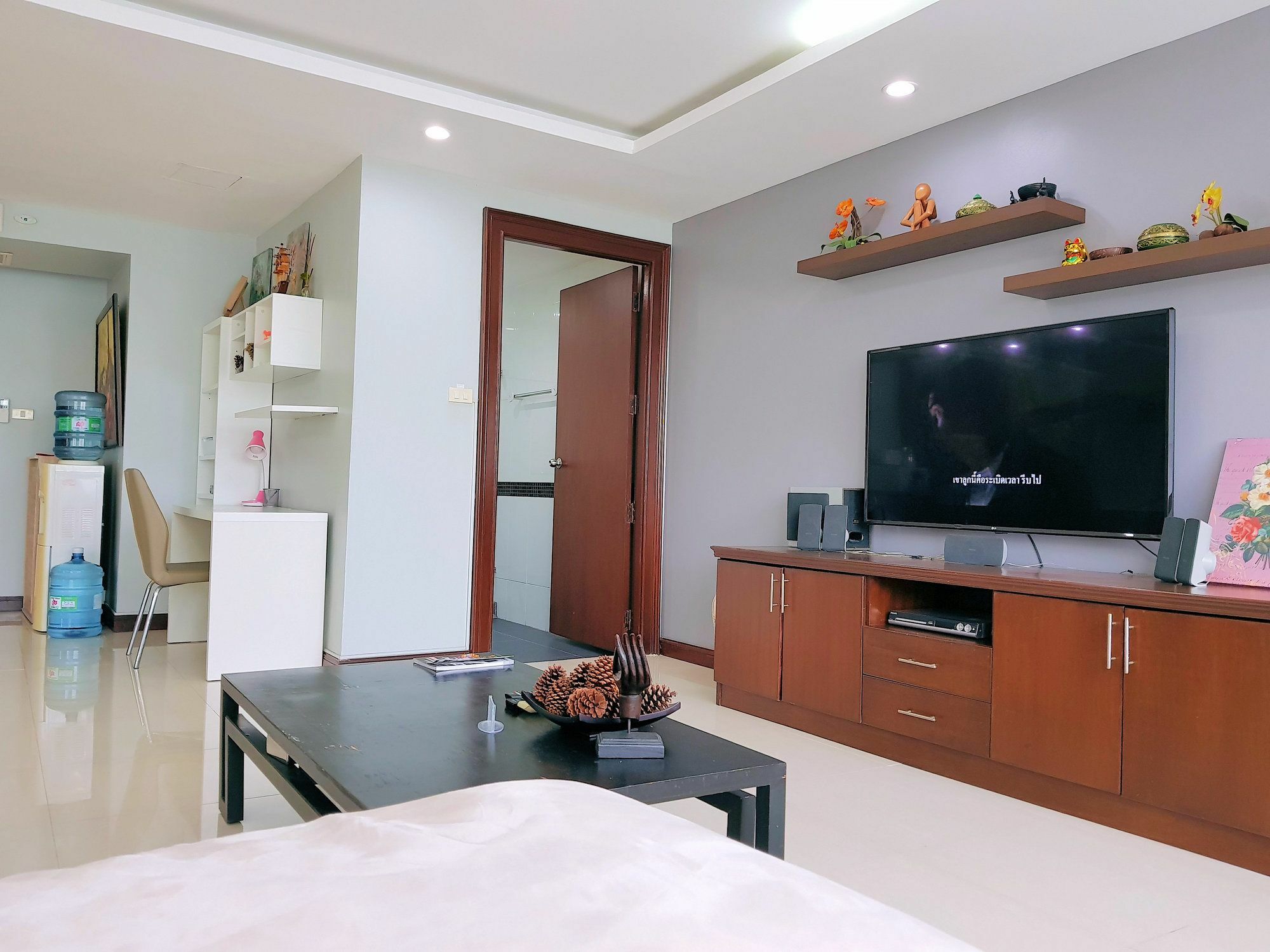A Large 2 Br-3 Baths 207 Downtown Hotel