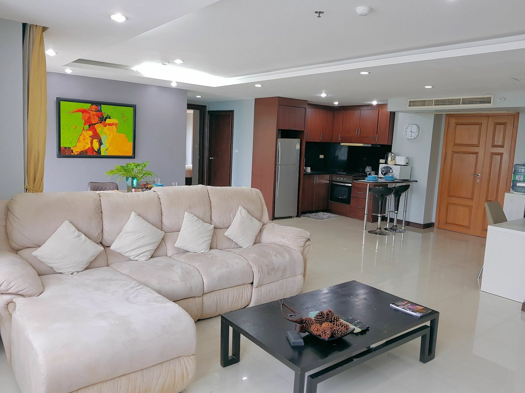 A Large 2 Br-3 Baths 207 Downtown 3* Pattaya