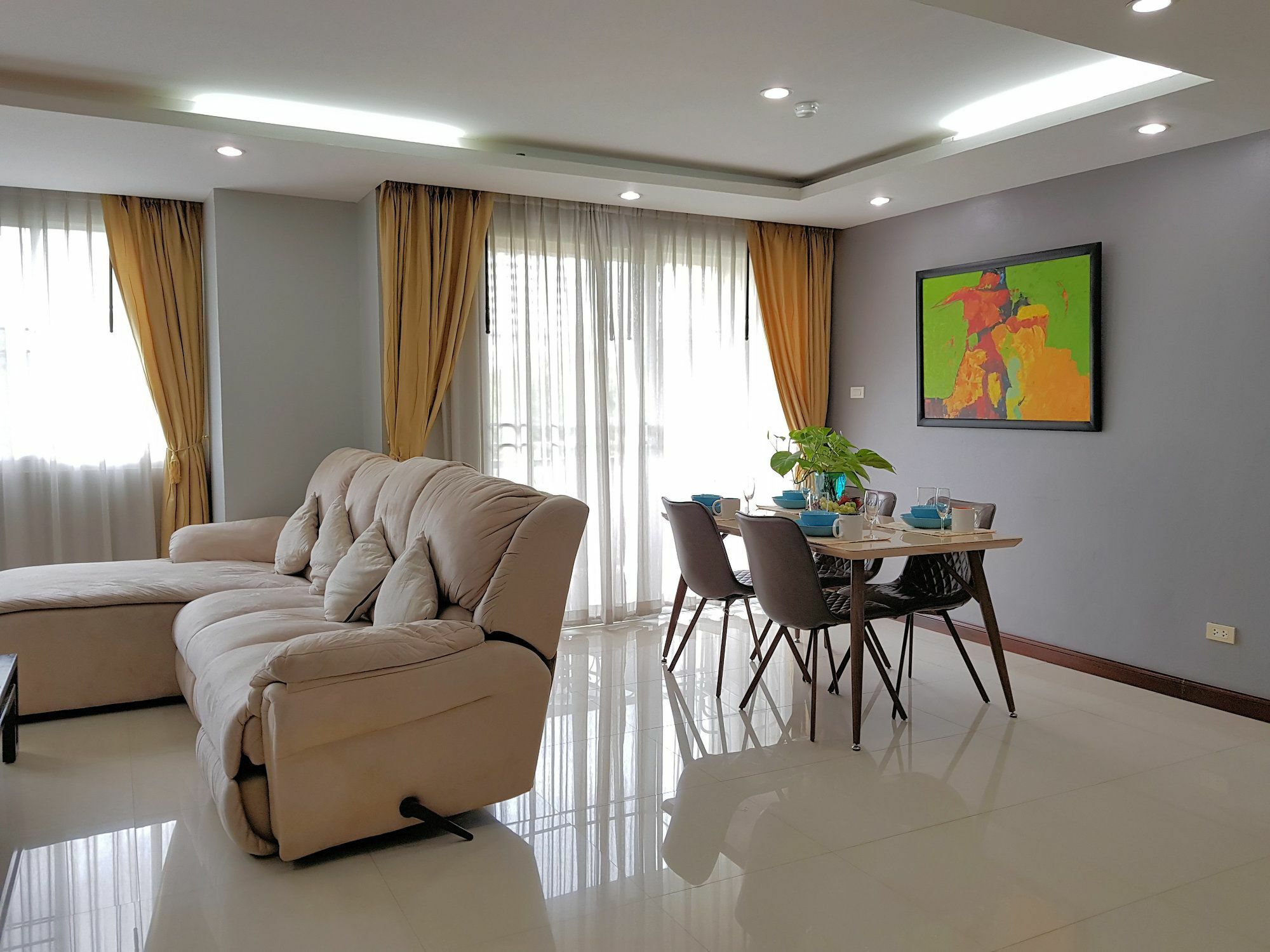 A Large 2 Br-3 Baths 207 Downtown Hotel 3*
