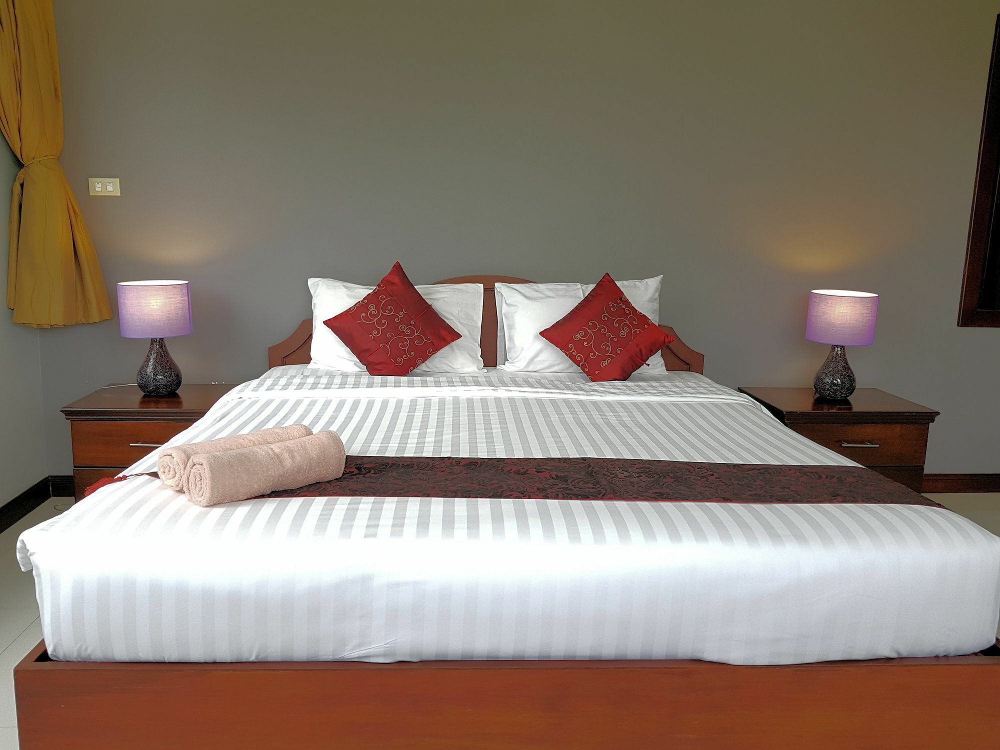 A Large 2 Br-3 Baths 207 Downtown Hotel Pattaya