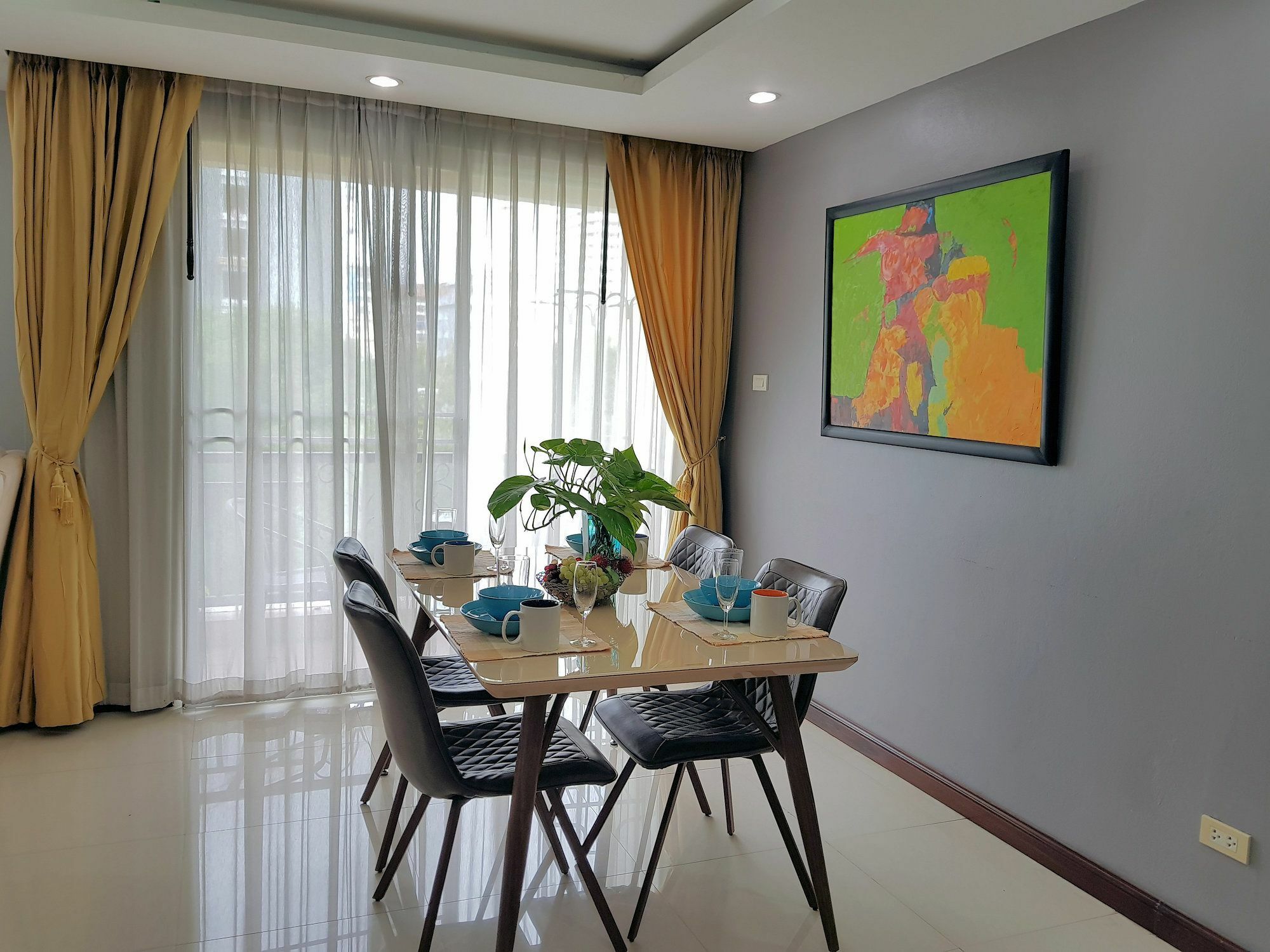 A Large 2 Br-3 Baths 207 Downtown Pattaya