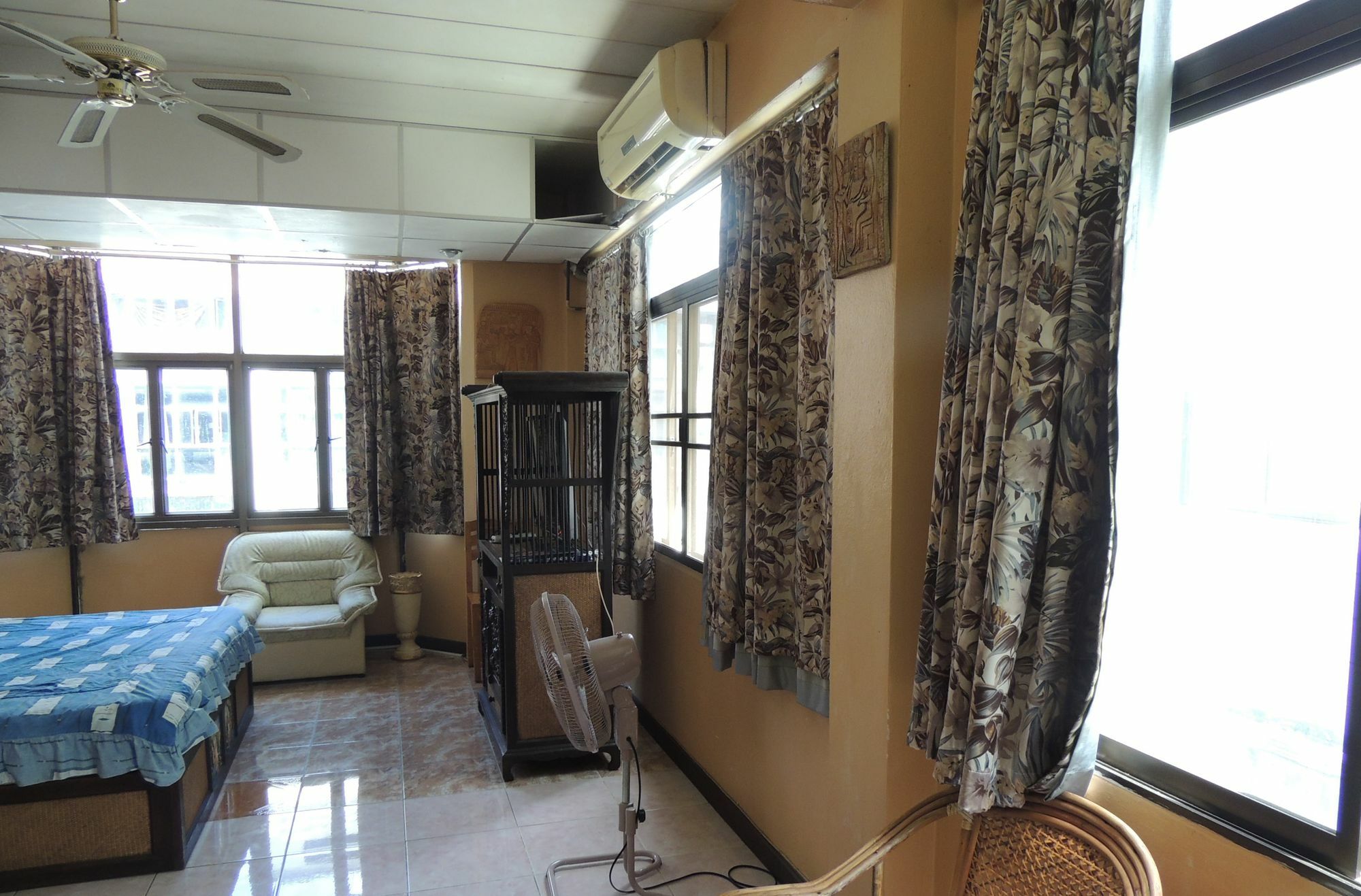 Hotel La Canteena Pattaya