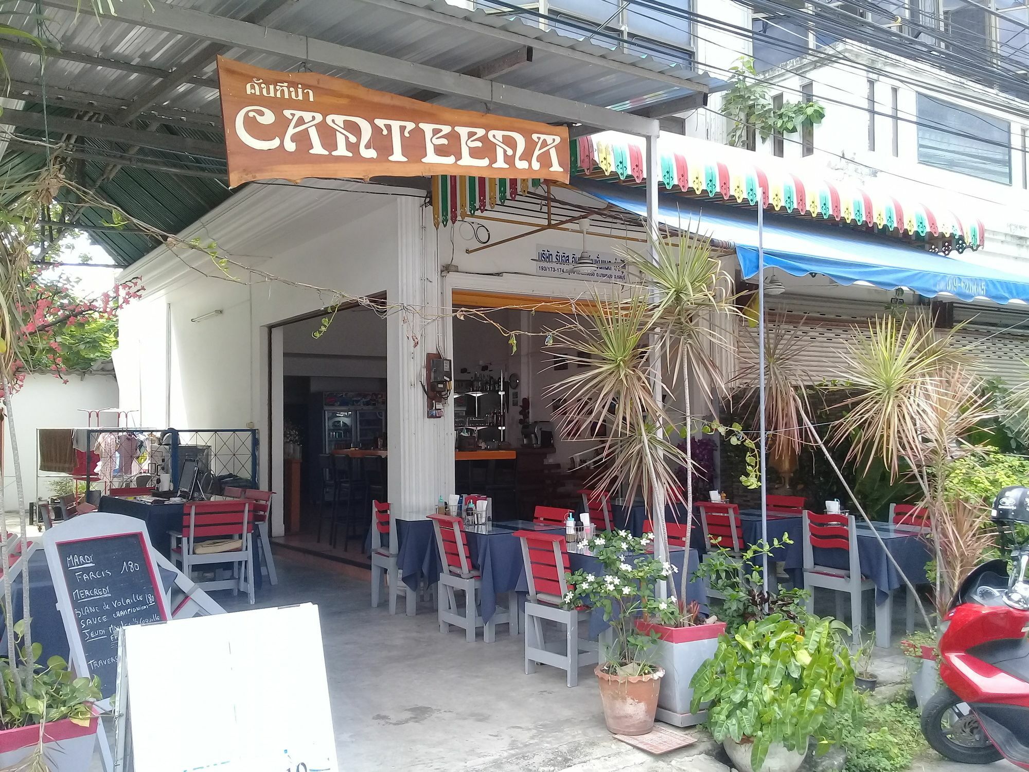 La Canteena Hotel