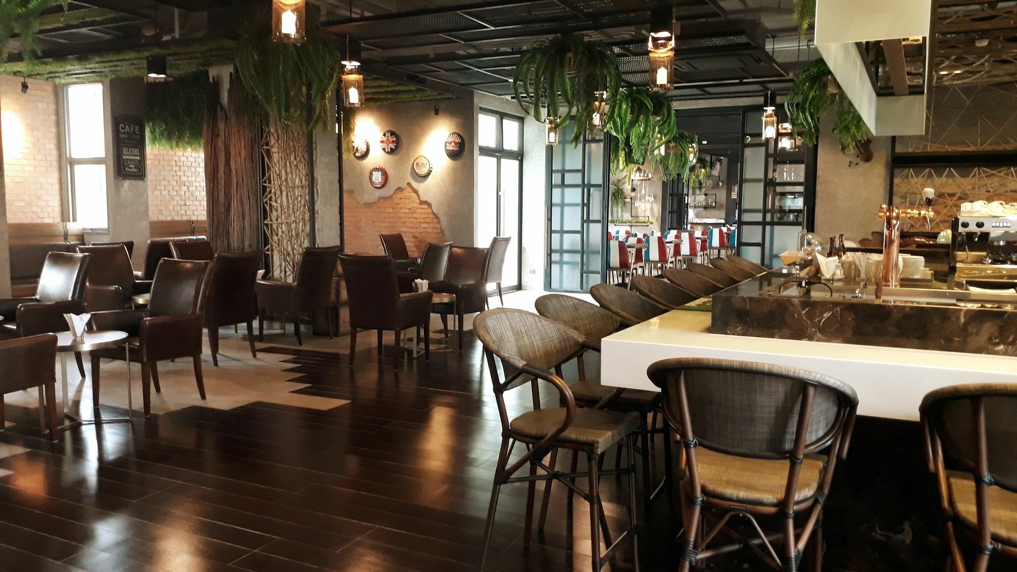 T Hotel 3*