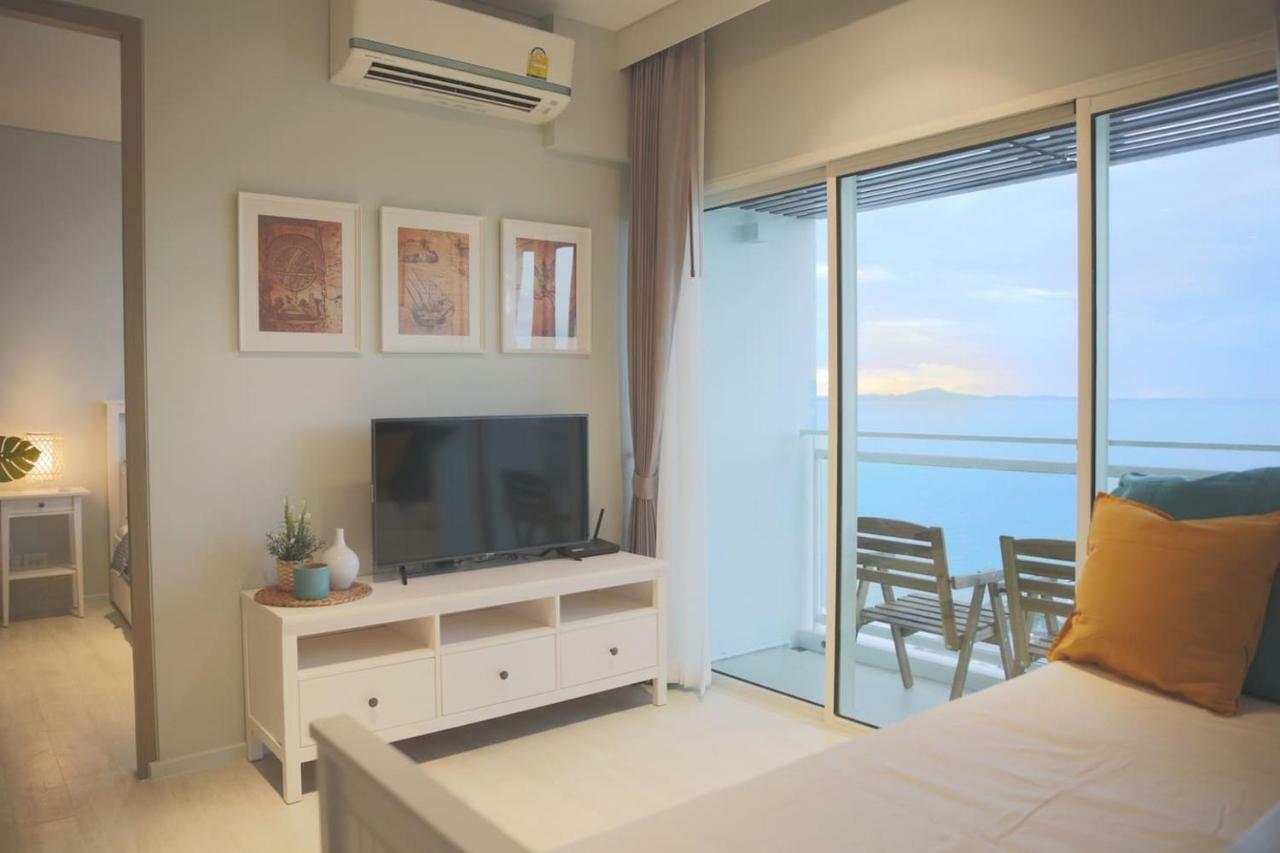 Stunning Sunset On 30th Floor Front@veranda Pattaya