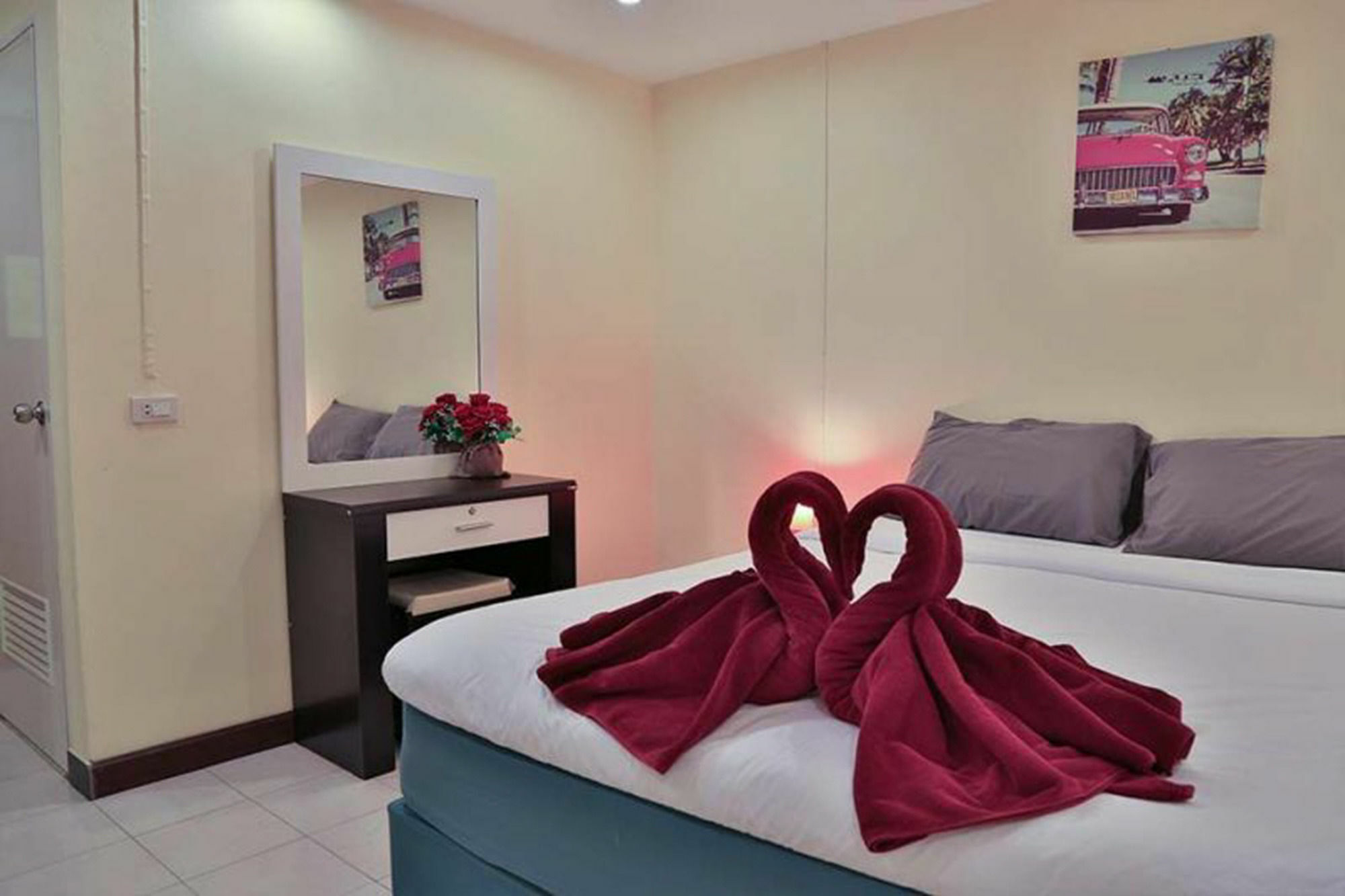 Hotel Harrys Bar & Restaurant 3*