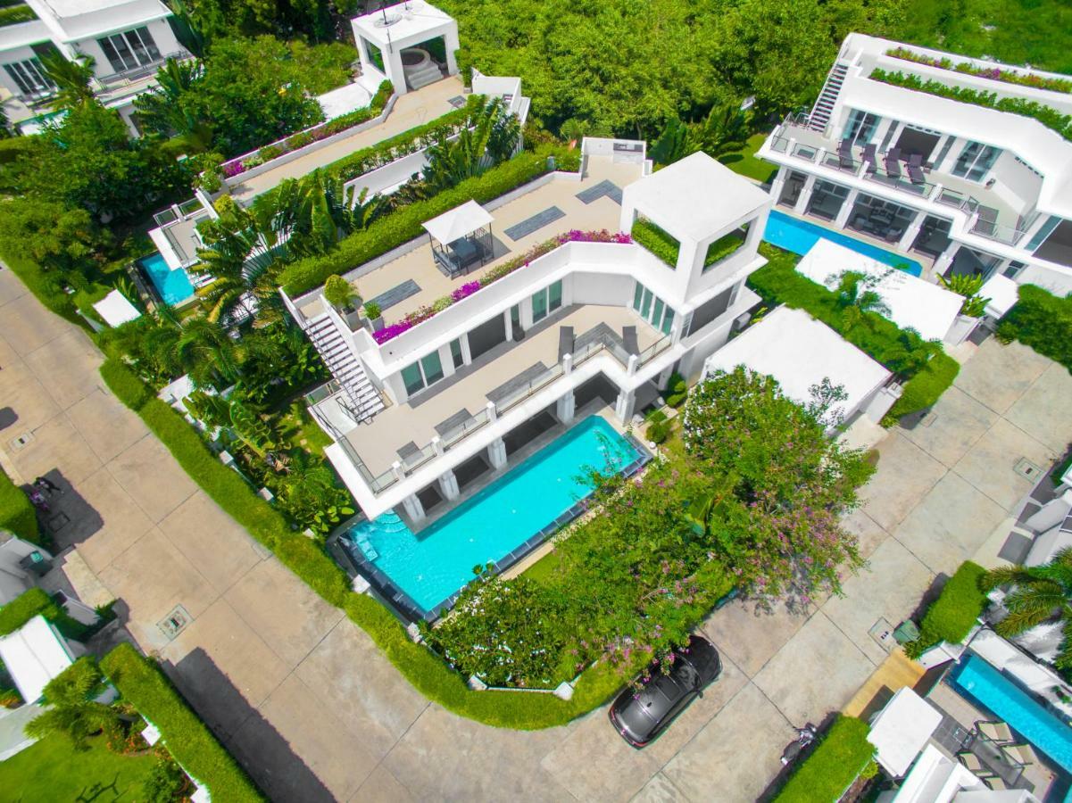 Hollywood Pool Jomtien