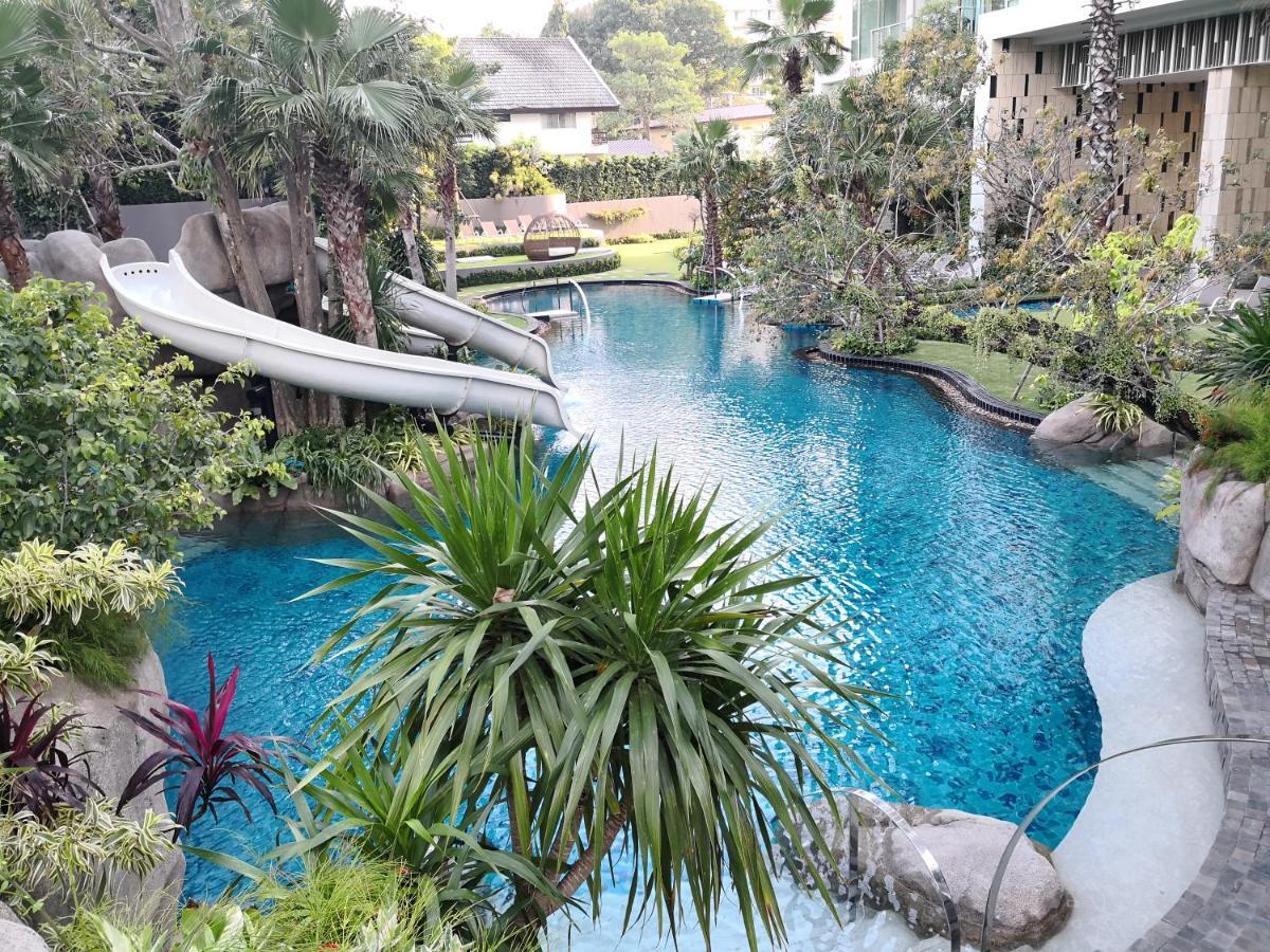 The Riviera Wongamat Hong Apartment Pattaya