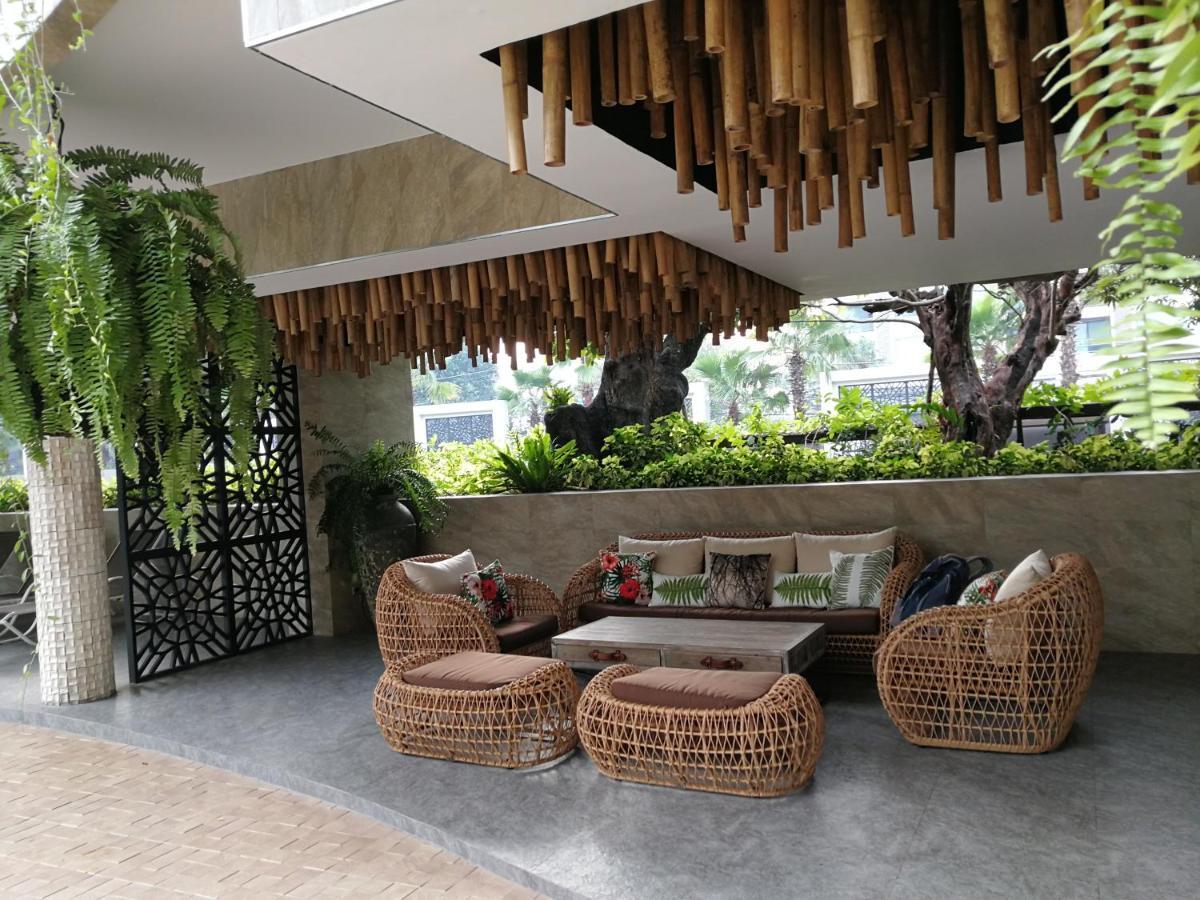 The Riviera Wongamat Hong *
