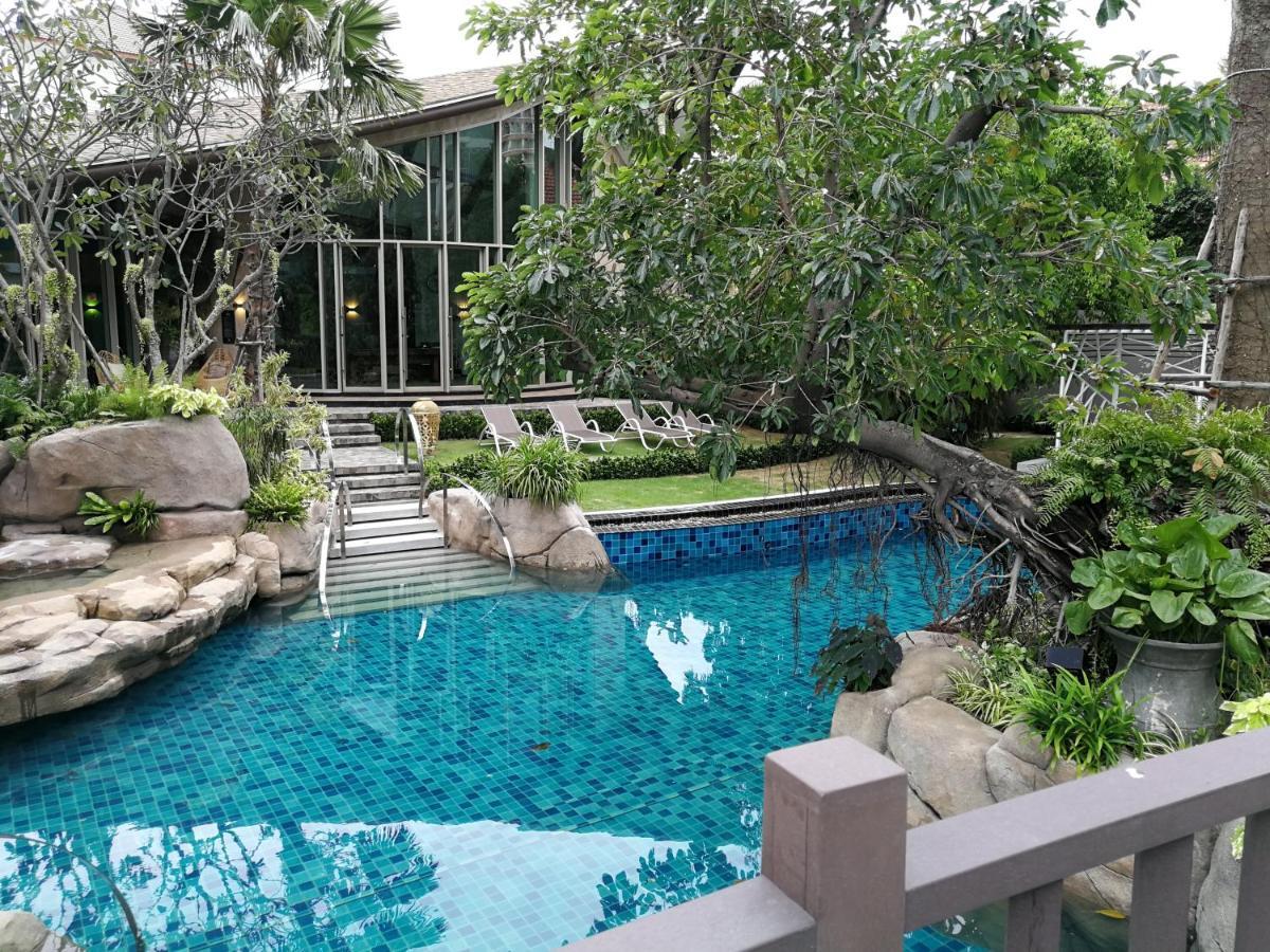 The Riviera Wongamat Hong Apartment Pattaya