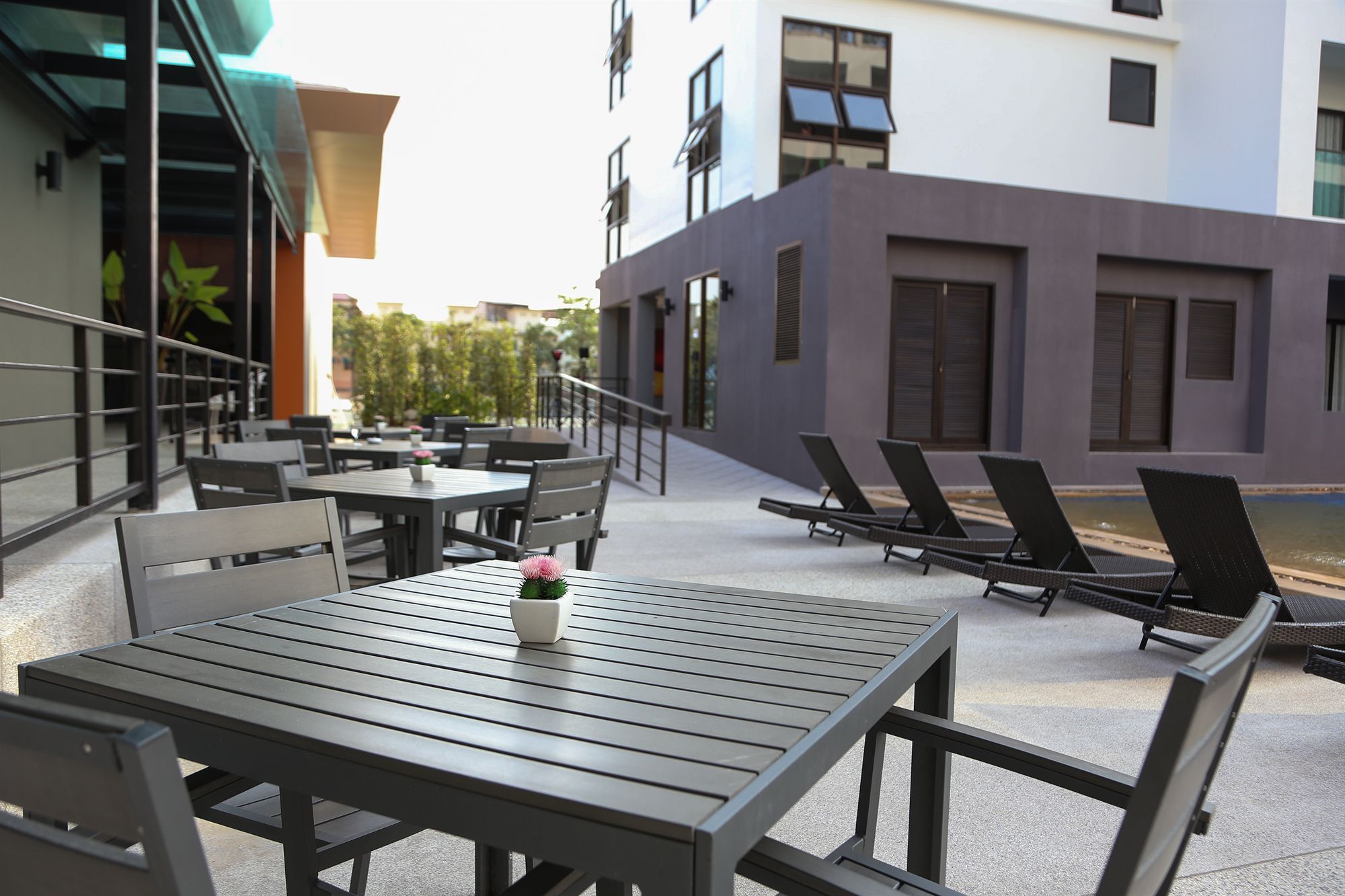 Hotel Woraburi & 4*