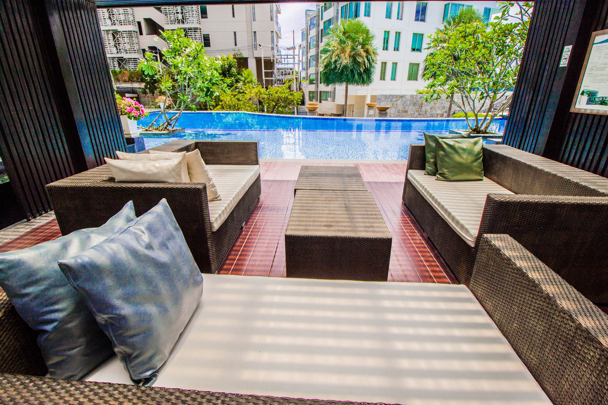 The Sanctuary By Sunny Apartment