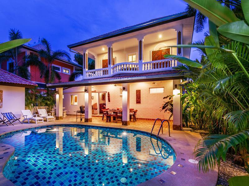 Waree With Pool Pattaya