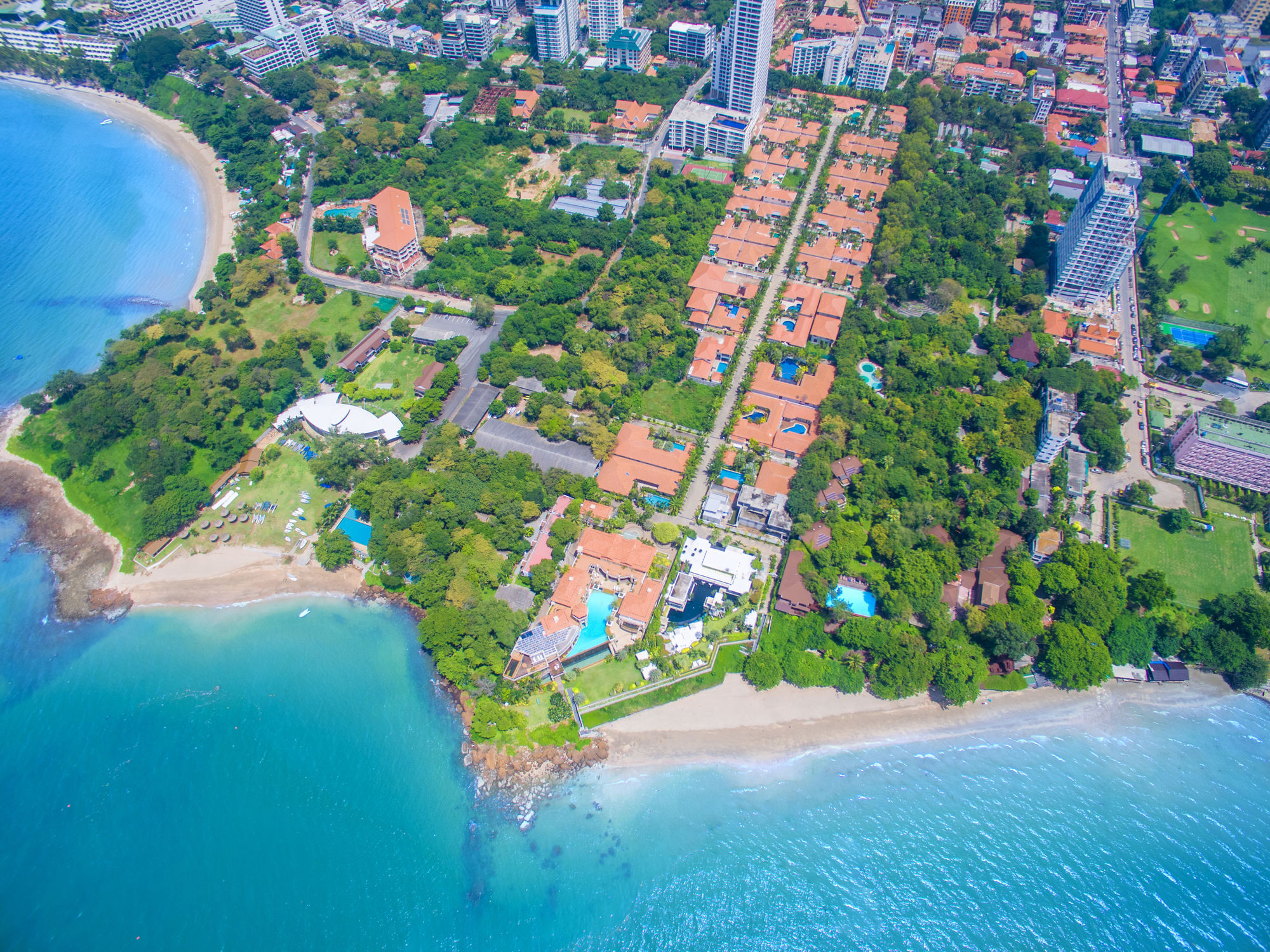 Majestic Pool * Pattaya