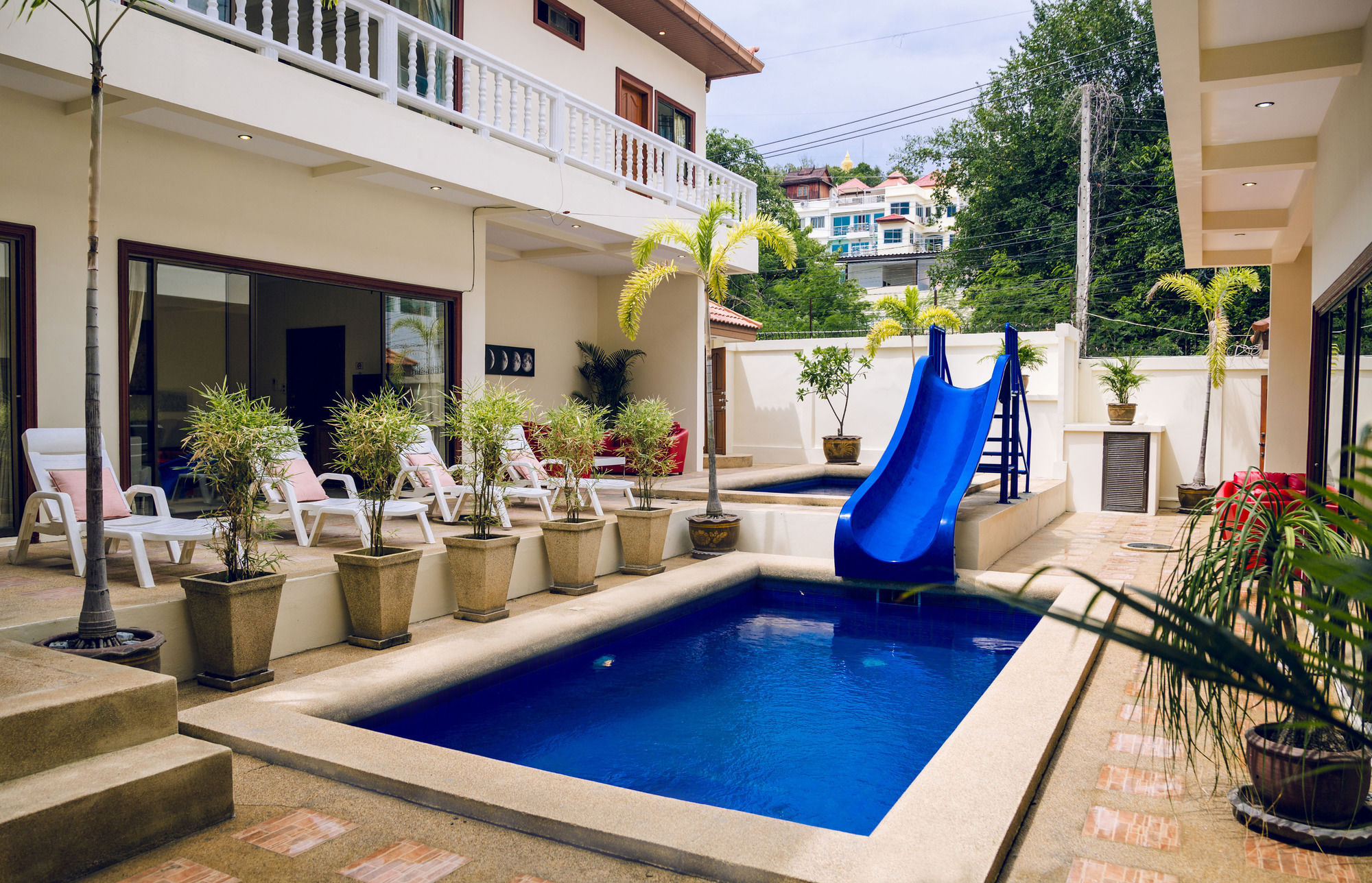 Avoca Pool Hotel 4*