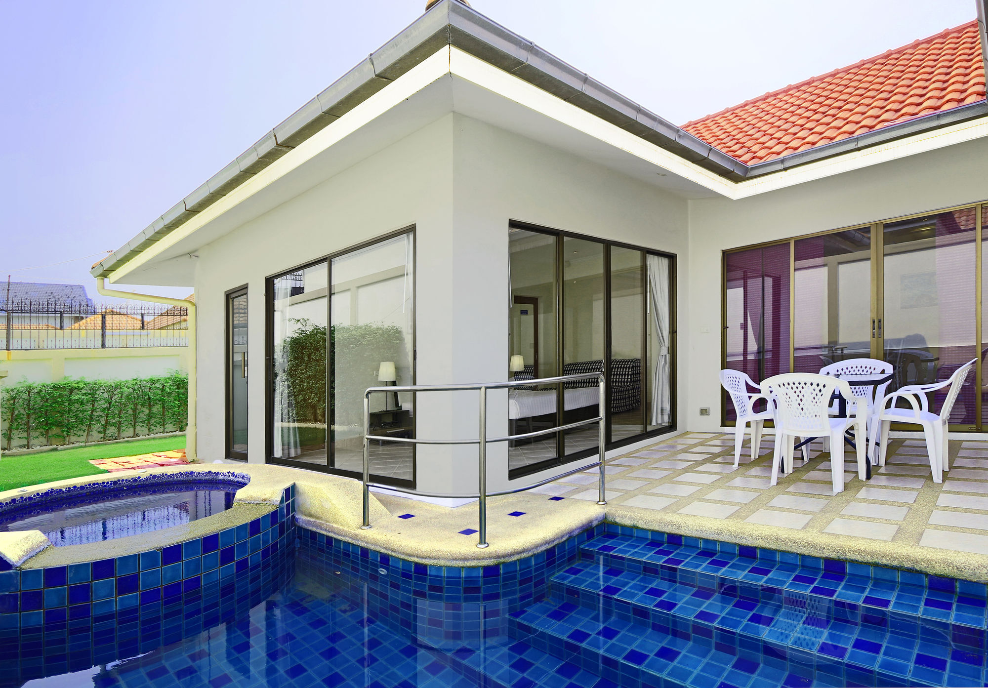 Hotel Avoca Pool