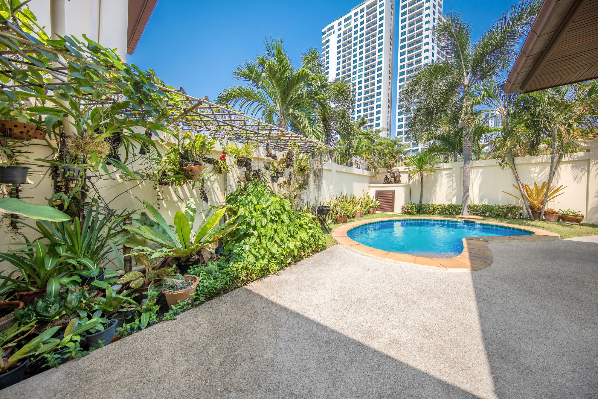 Villa Majestic Pool