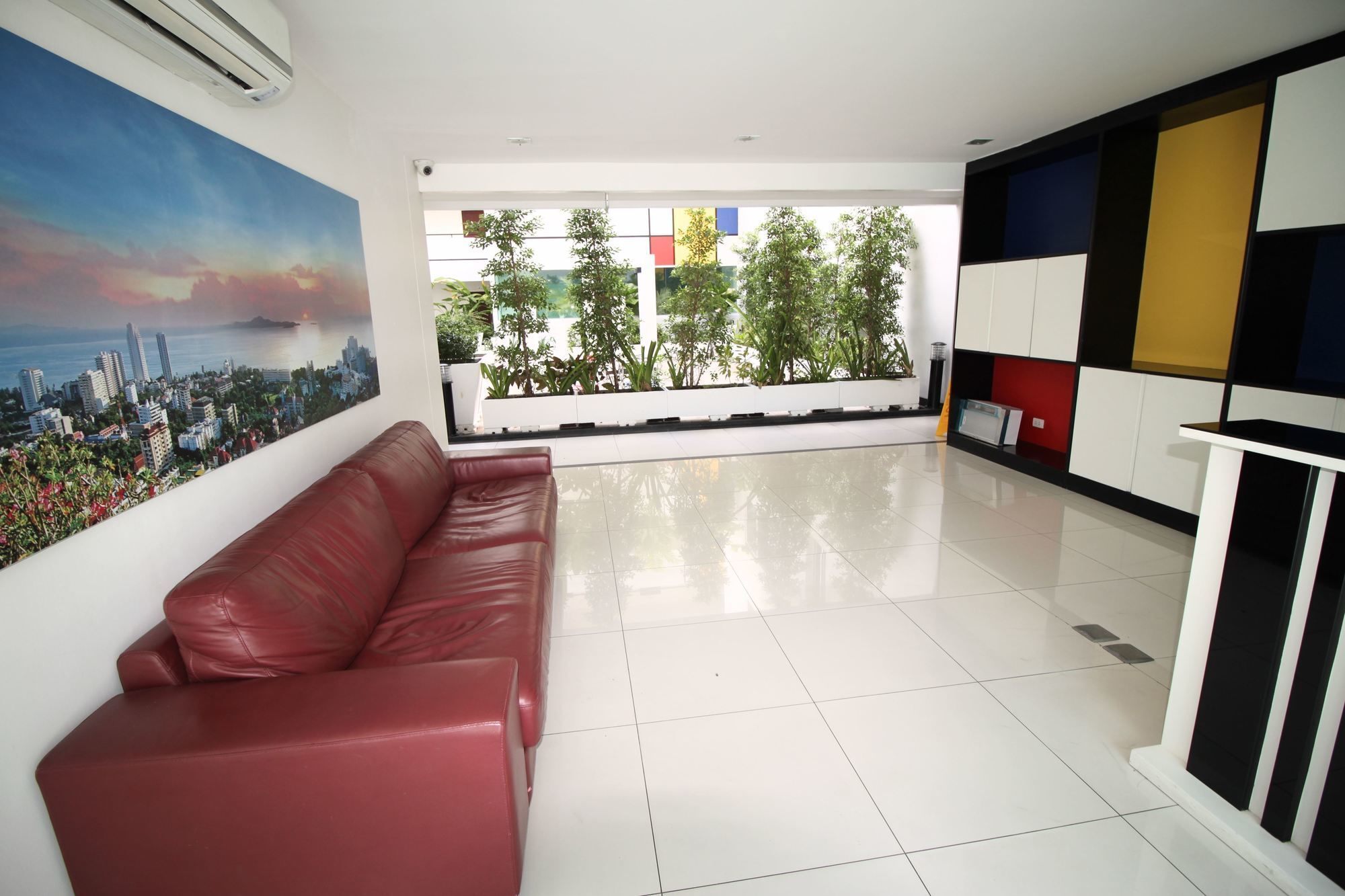 Apartment Art On The Hill By Sunny *