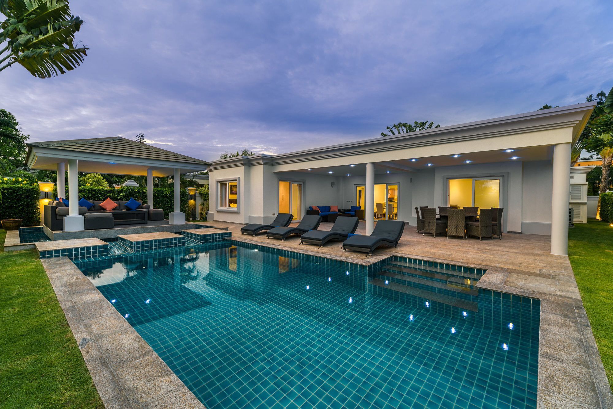 Luxury Pool 608 Pattaya