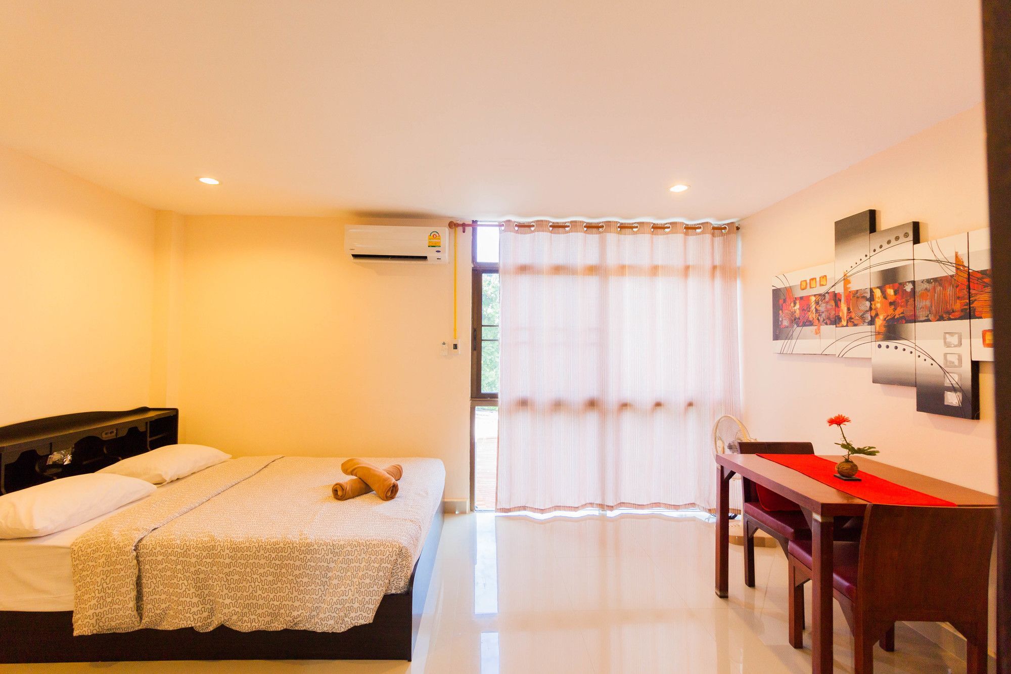 Pratumnak Town By Sunny Pattaya
