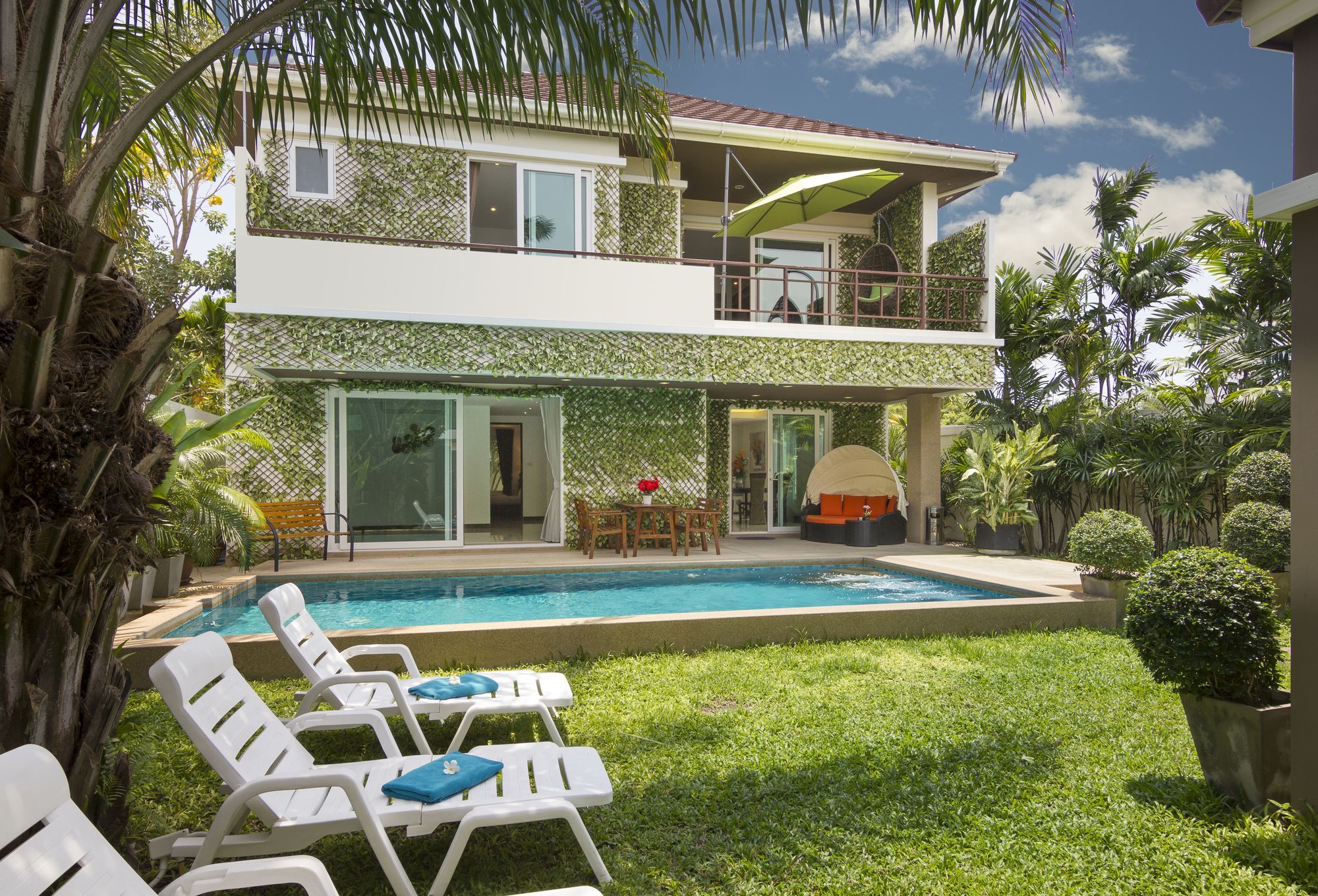 Tropicana Pool Vila *