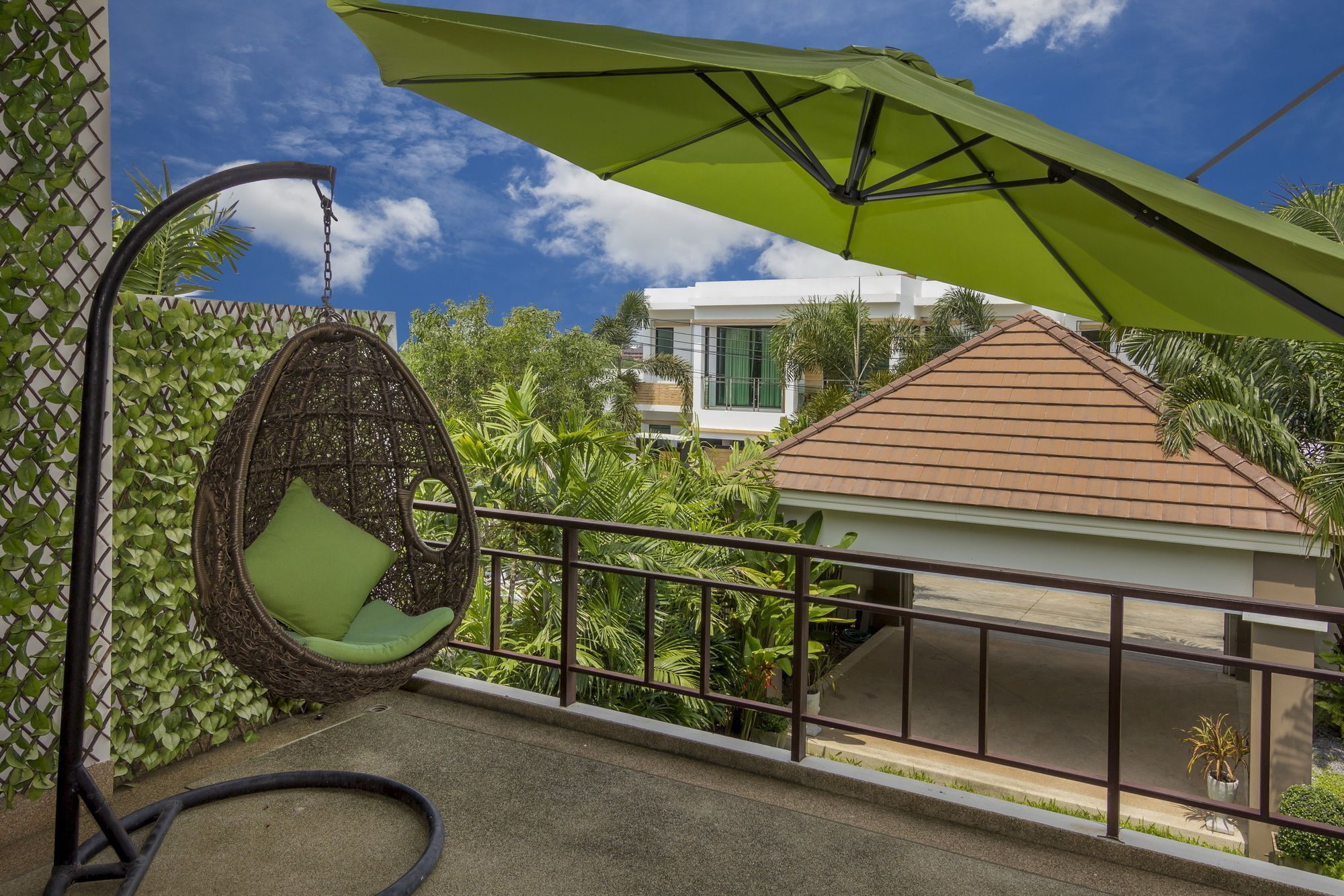 Tropicana Pool Vila *