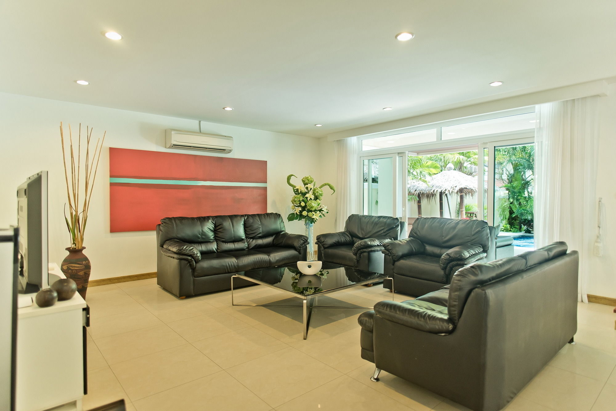 Vila Tropicana Pool Pattaya
