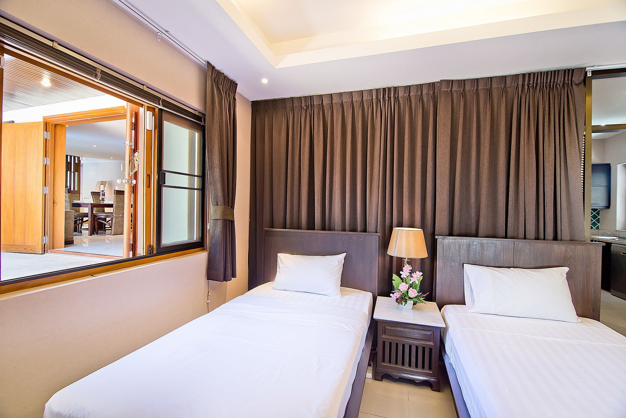 Tropicana Pool * Pattaya