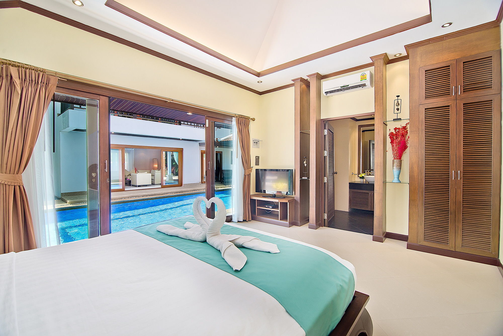 Tropicana Pool Vila Pattaya