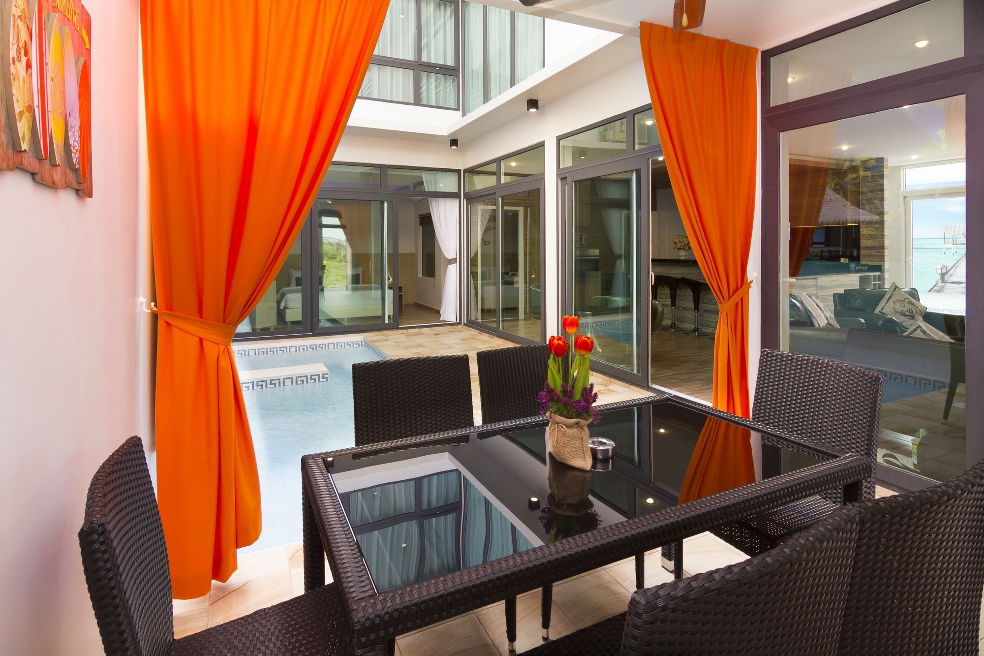 Tropicana Pool Vila