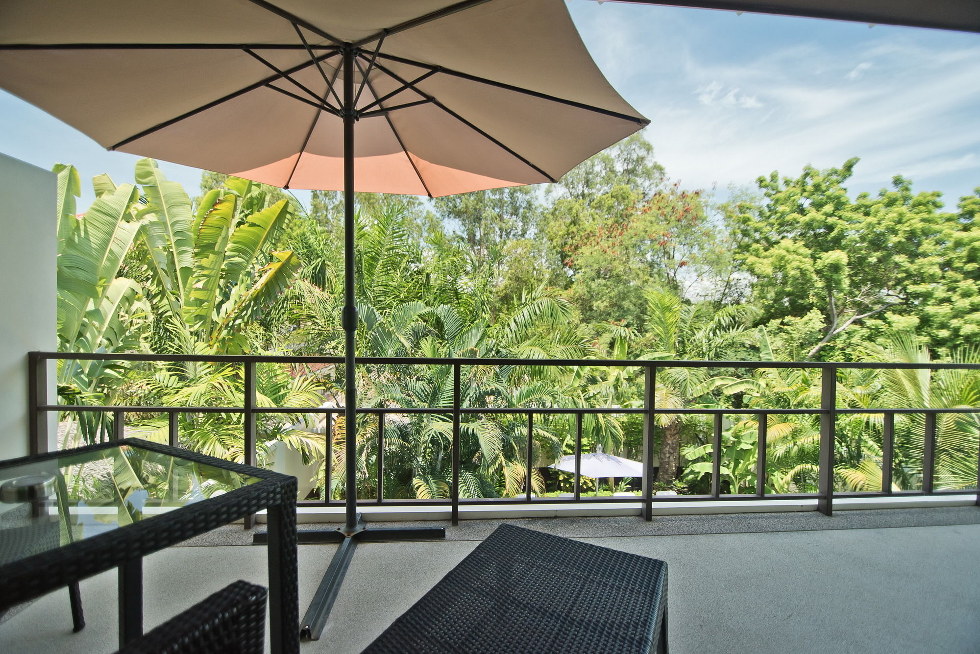 Tropicana Pool Pattaya