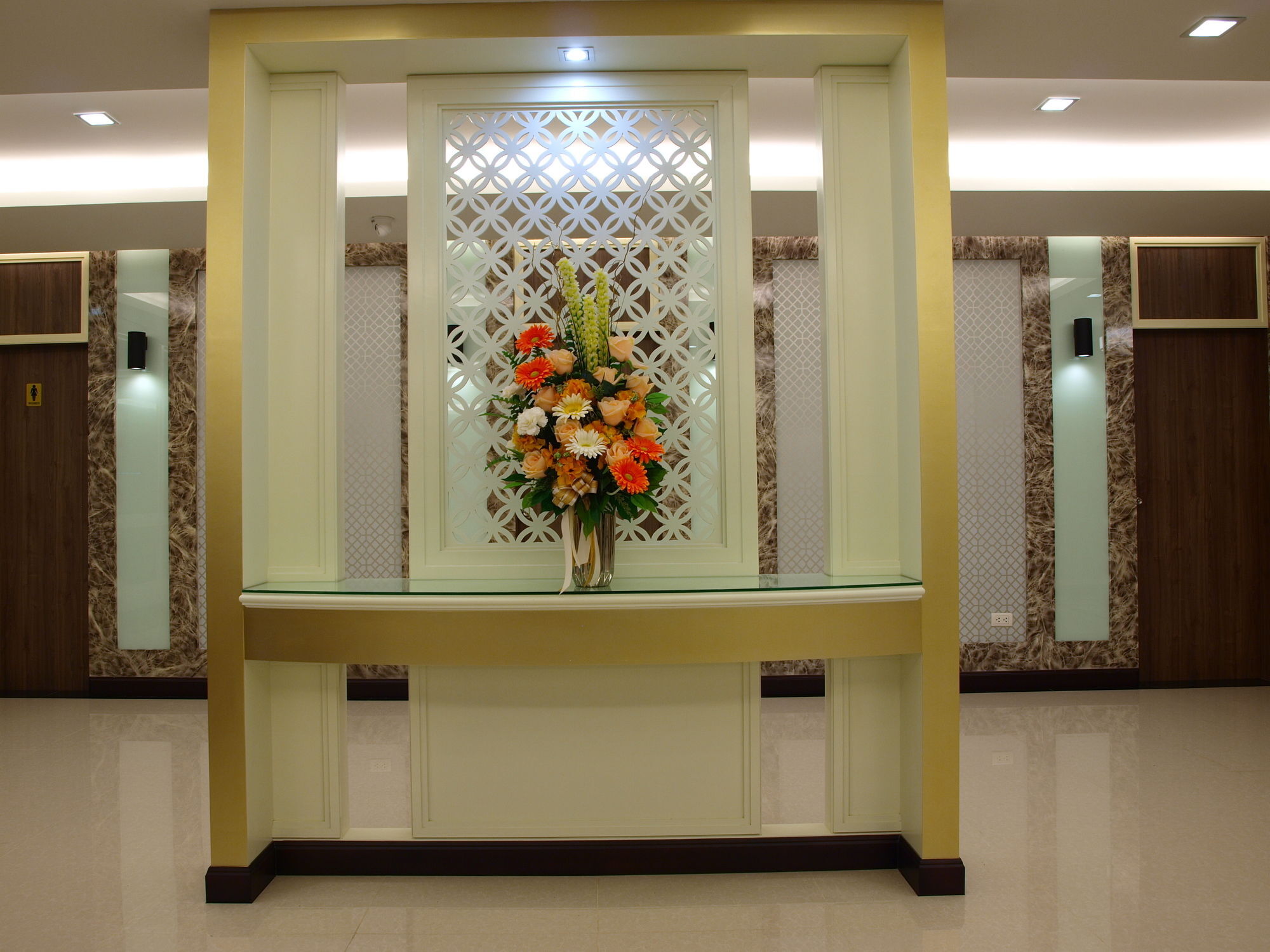 V Hotel 3*
