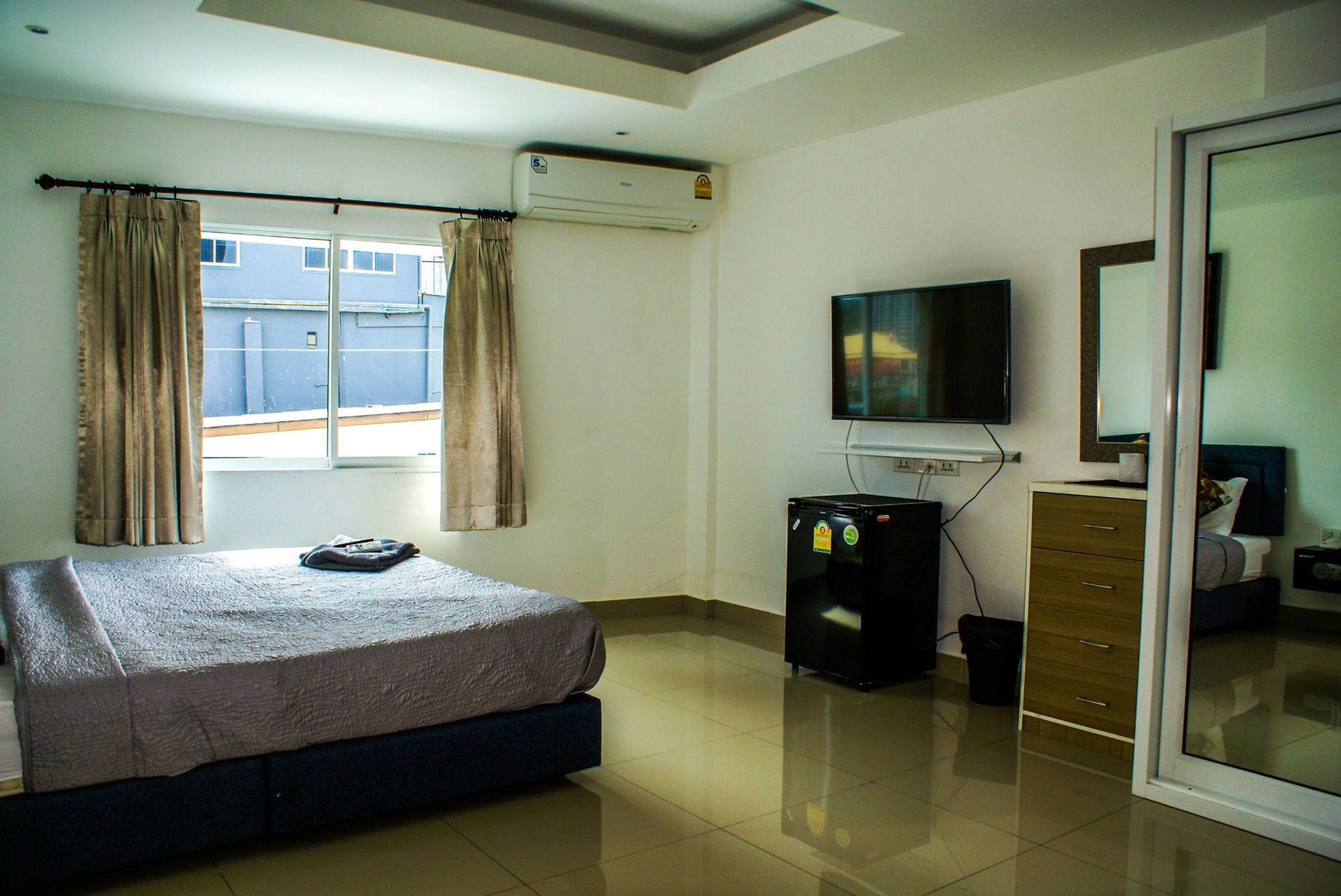 W-9 Hotel