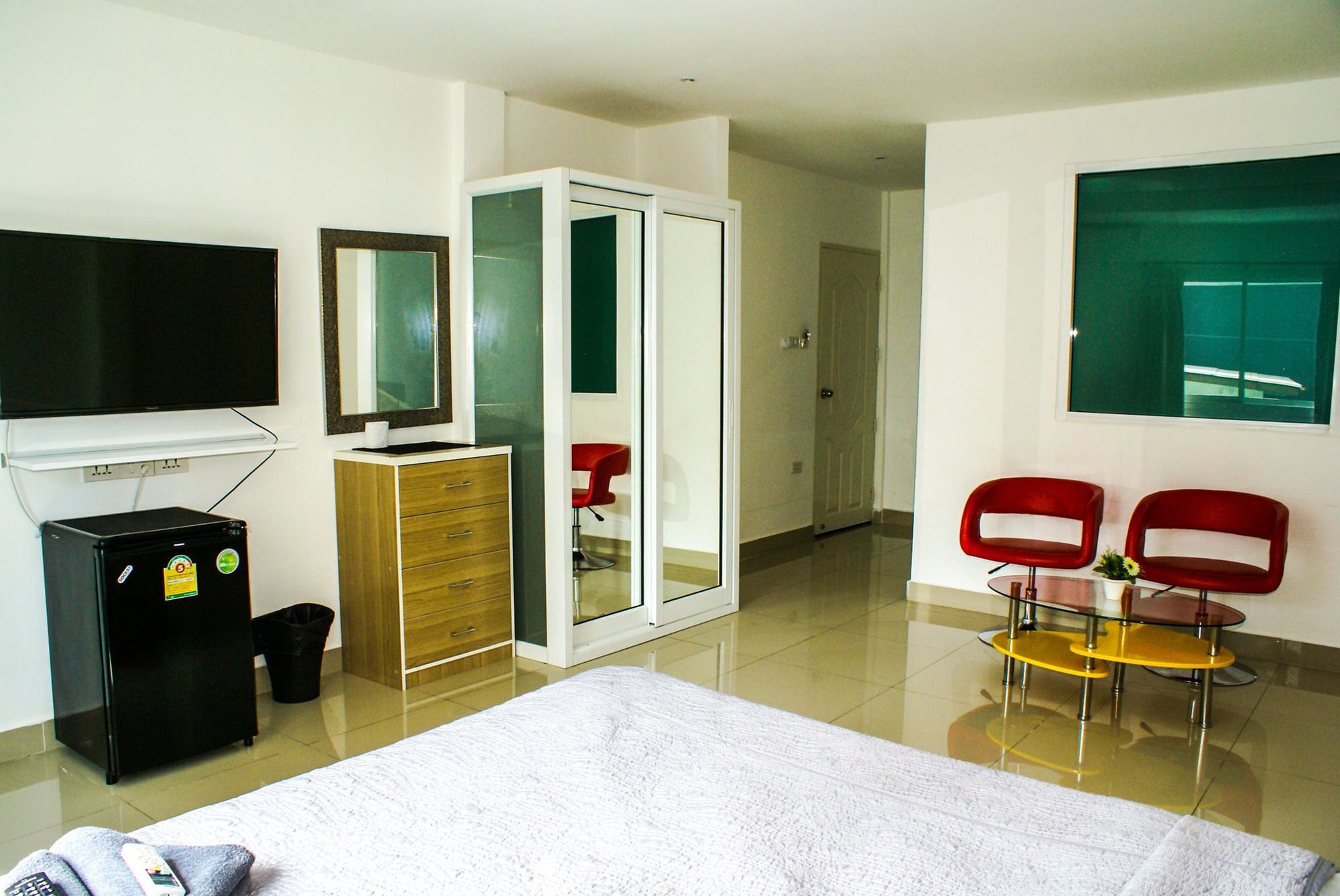 W-9 2* Pattaya