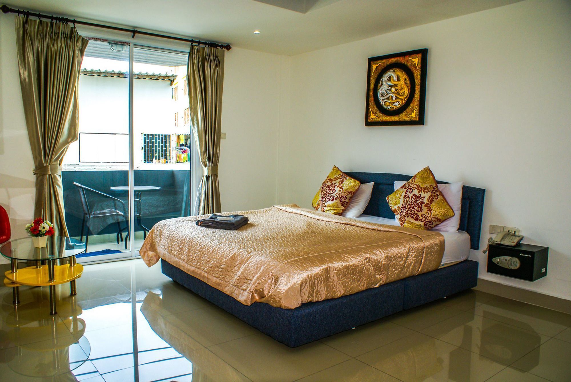 W-9 Pattaya