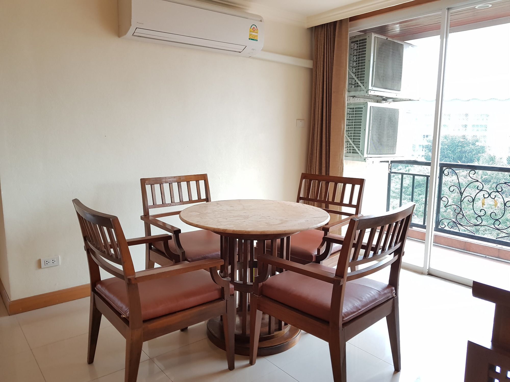 Hotel A Large 2 Bedroom - 3 Baths 511 Downtown Pattaya
