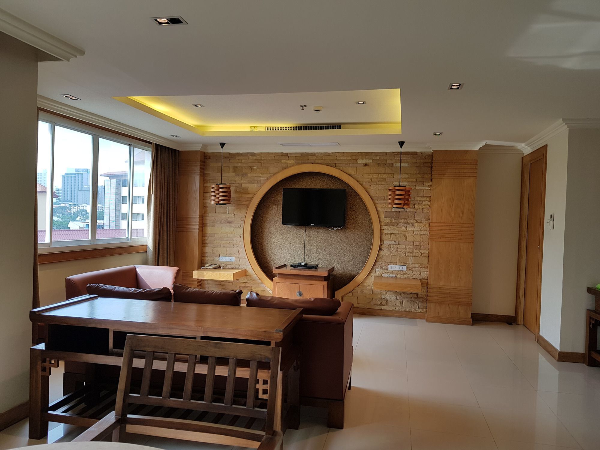 A Large 2 Bedroom - 3 Baths 511 Downtown Hotel 3*