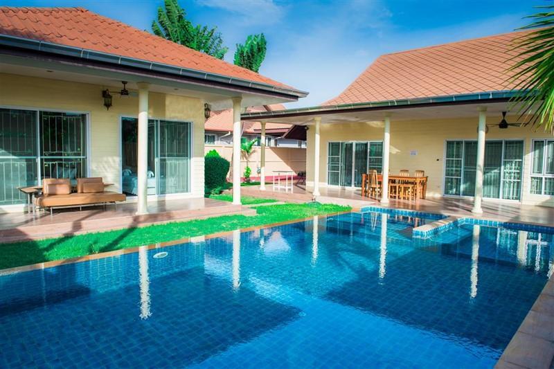 The Ville Jomtien Pool Villa
