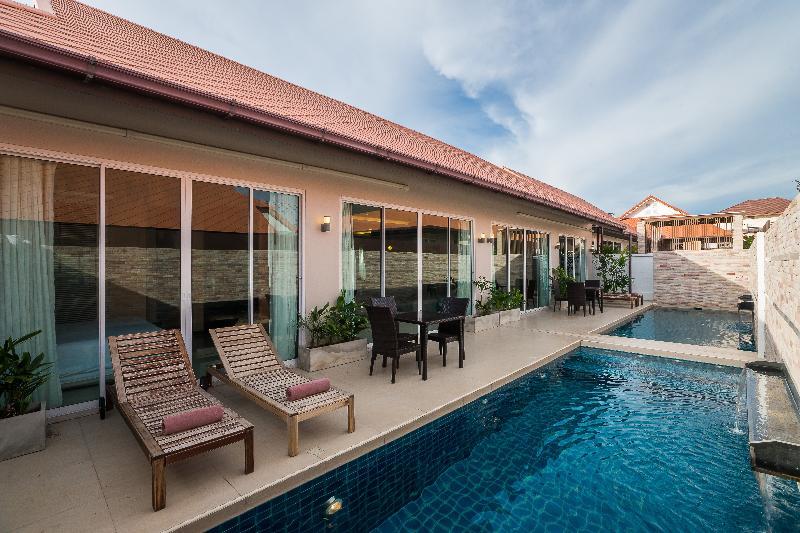 The Ville Jomtien Pool Villa