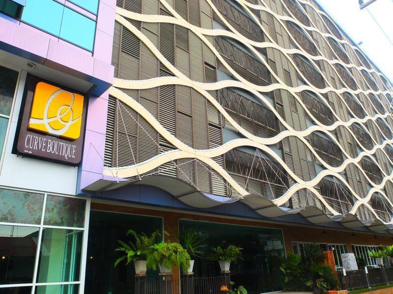 Curve Boutique 3*