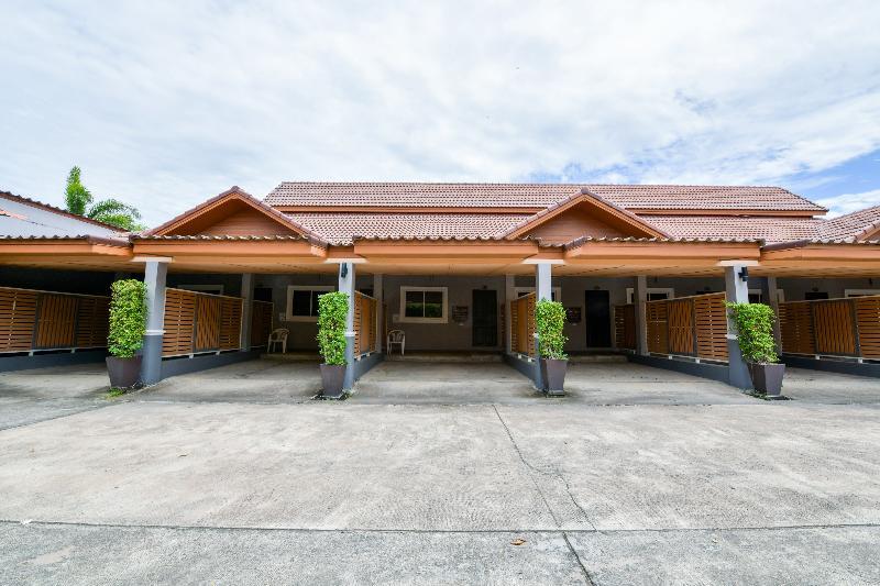 Oyo 245 Sweet Sense Jomtien Resort Hotel 3*