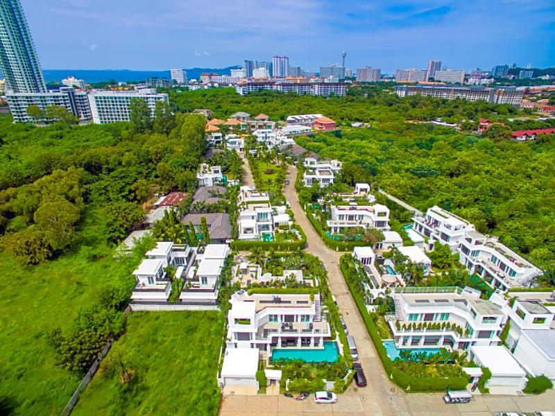 Hollywood Pool Jomtien * Pattaya