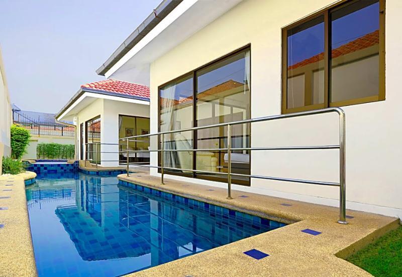 Avoca Pool 3* Pattaya