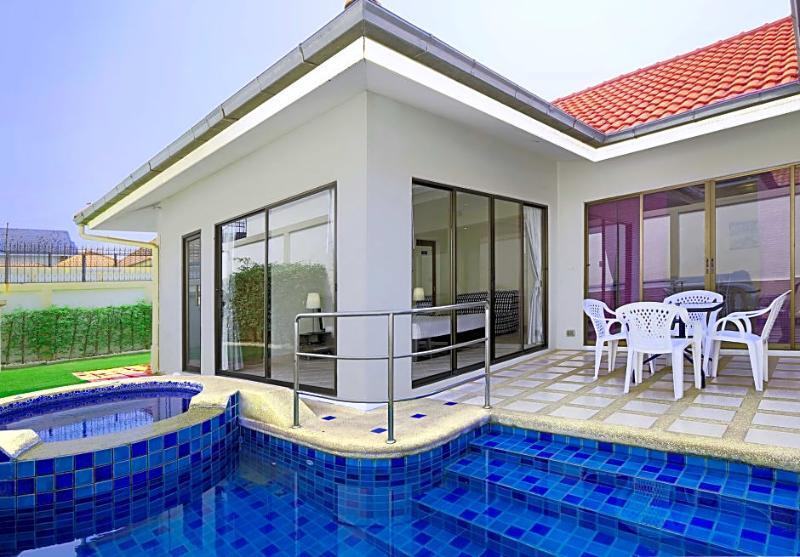 Avoca Pool Pattaya