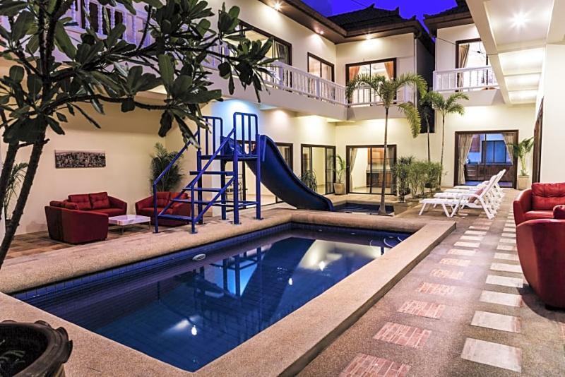 Avoca Pool Hotel 3*