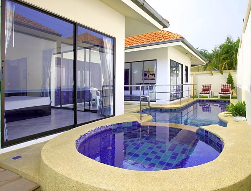 Avoca Pool Hotel Pattaya